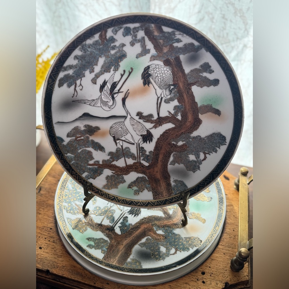 PAIR OF HAND PAINTED CHINESE CRANE PLATES